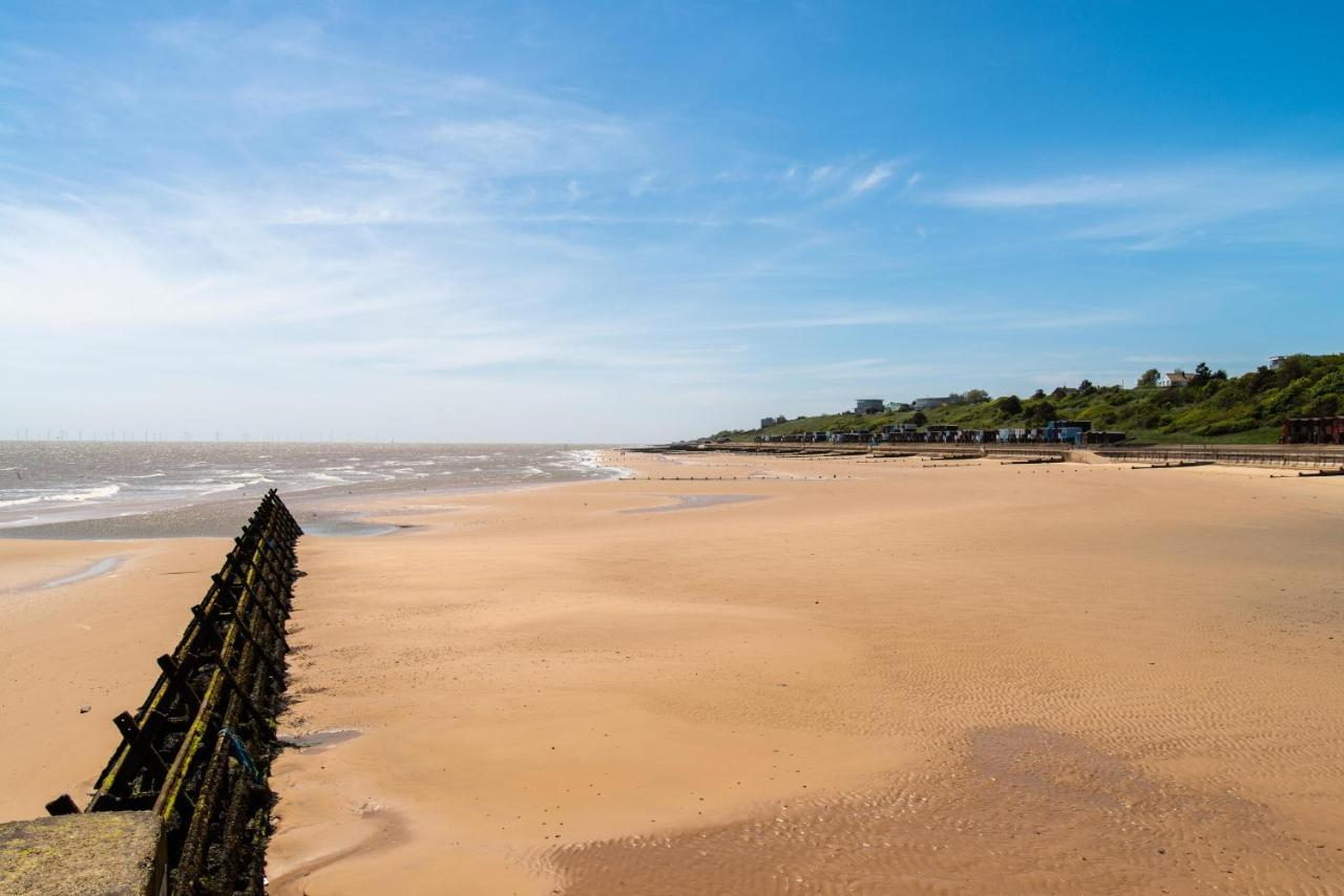 فندق 6 Berth Caravan For Hire At Martello Beach Holiday Park In Essex Ref 29017Y كْلانكتون أون سي المظهر الخارجي الصورة